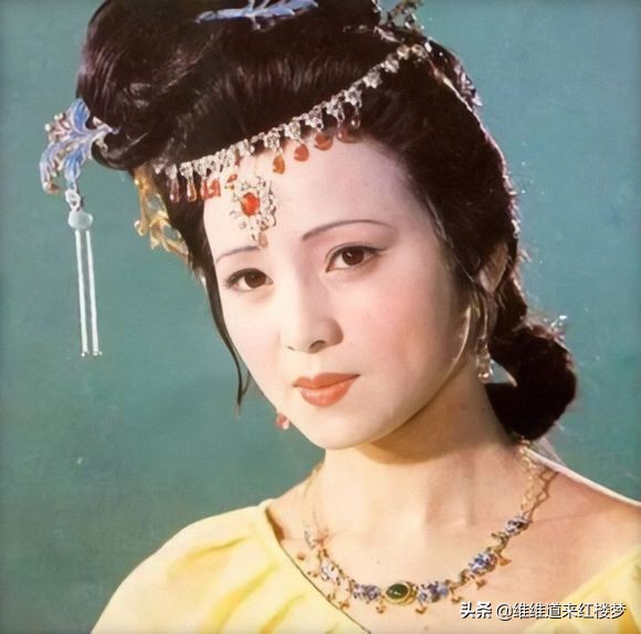 梦到参加葬礼，生命、告别与新生的隐喻之旅