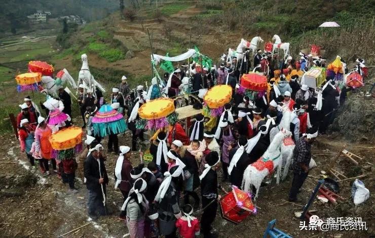 梦之谜语，解析梦见有人给我很多白布，欲赴丧事的深层含义