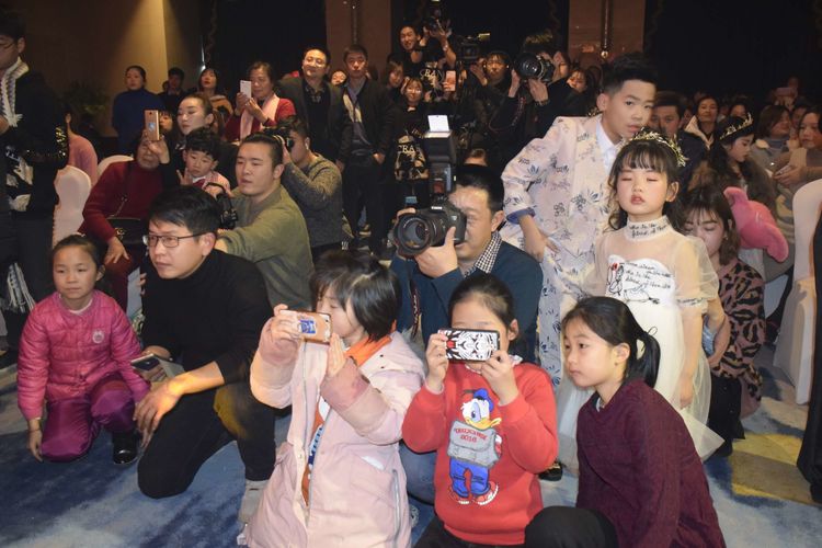 梦境的回响，与已故老板之子及其妻的邂逅