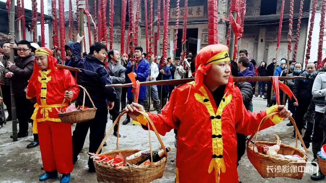 梦境交织，探索梦到自己和别人一起怀孕的深层含义与心理解析