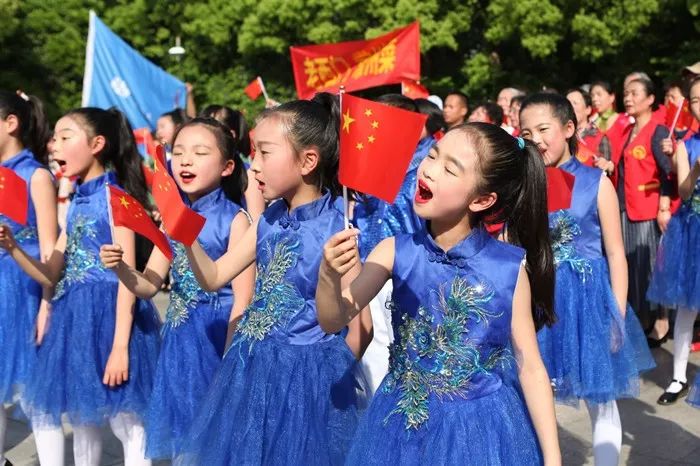 梦到盖新房子，预示未来生活的变迁与希望