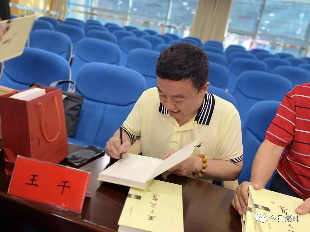 经常梦到同一个女生，梦境背后的深层含义与心理解析