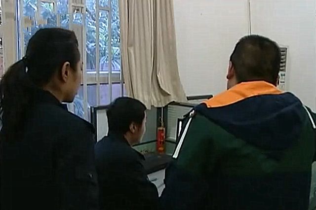 梦见老公戴手铐，梦境背后的深层含义与解析
