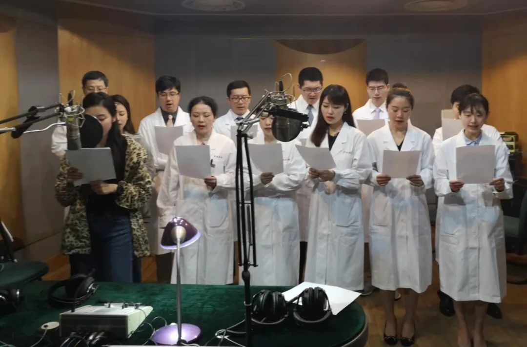 跨越生死界限的梦境，解读梦见已故朋友的深层含义