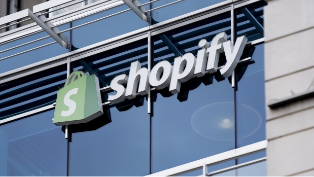 搭建外贸独立站应该选择Shopify 还是 WordPress？