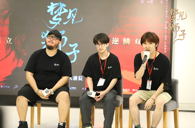 梦见捡到一窝鸡蛋卵化出了小鸡，探索梦境中的生命奇迹与心灵启示