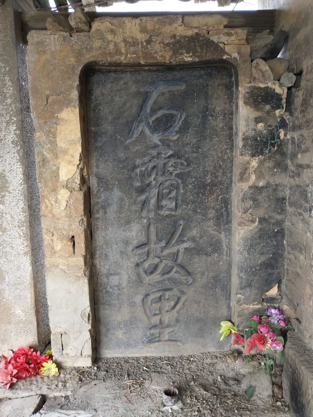 梦境解析，与逝者交易衣物，探寻深层心理寓意