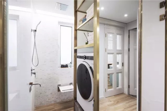 梦境之河，流淌的祖孙情——解析梦见给孙子洗澡的深层含义