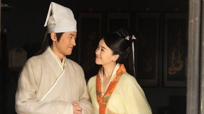 孕妇梦境中的奥秘，白蛇与青蛇的交织意象