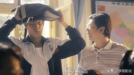 梦境中的惊险一刻，与母亲共乘三轮车的意外翻覆