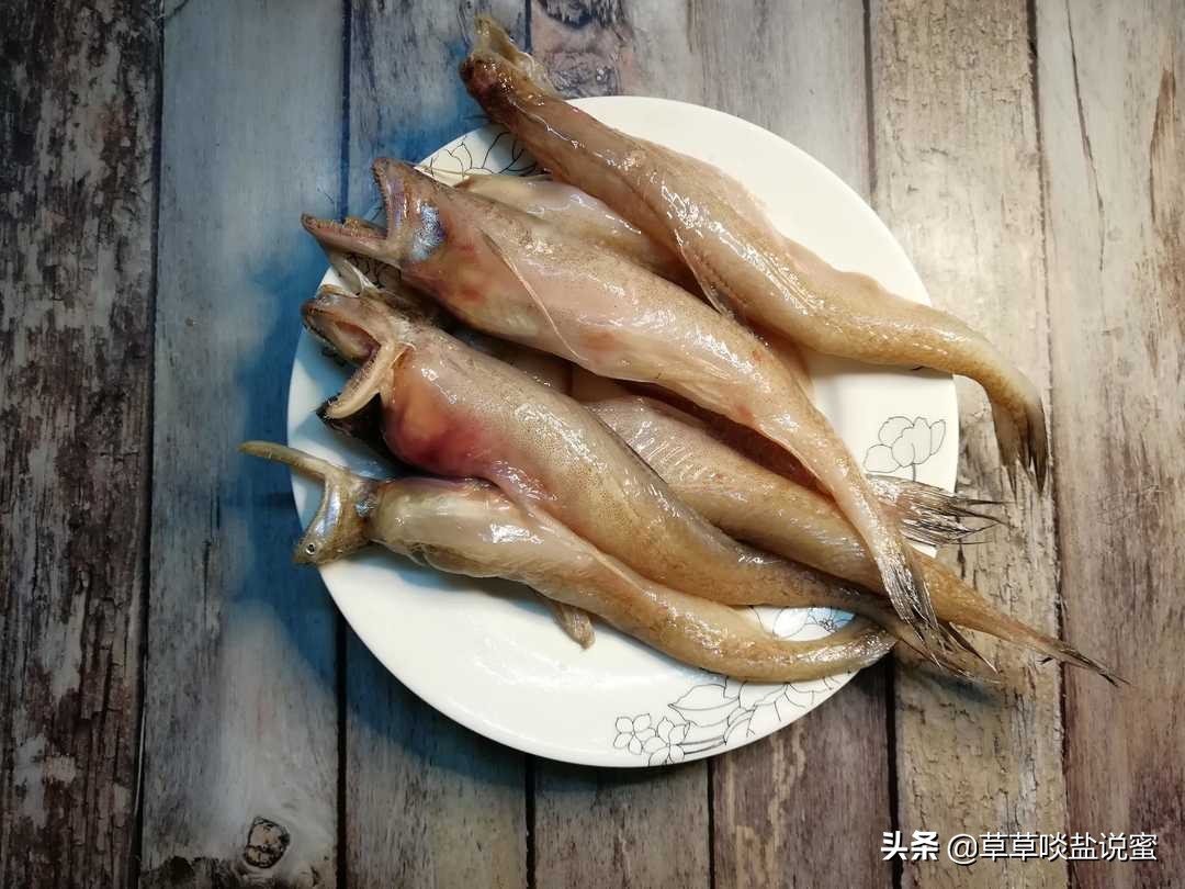 梦境解析，梦到鱼被咬得稀巴烂并最后吃掉