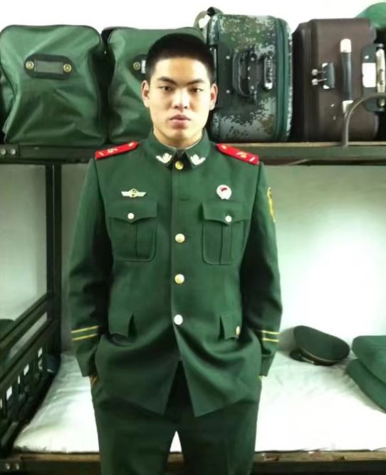 迷途知返，梦中遇军人的深层寓意解析