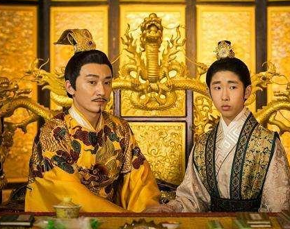 梦境启示，梦见弟弟在坟里躺着