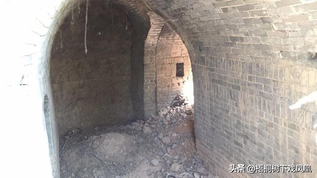 周公解梦，梦见有血人头的深层寓意与心理解析