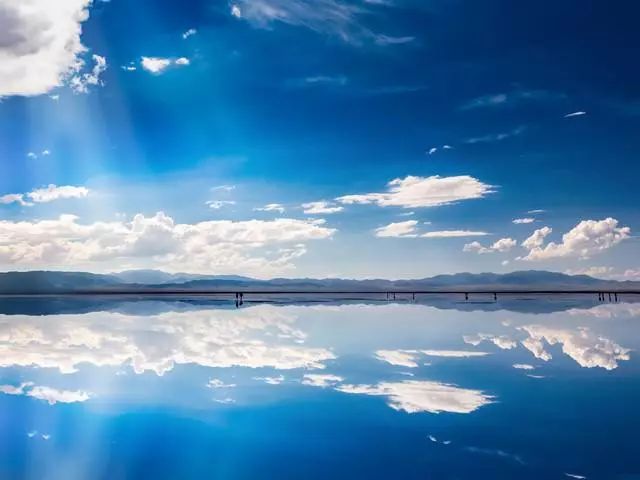 梦境与情感的交织，当一个男生常常梦到一个女生，是喜欢还是爱？