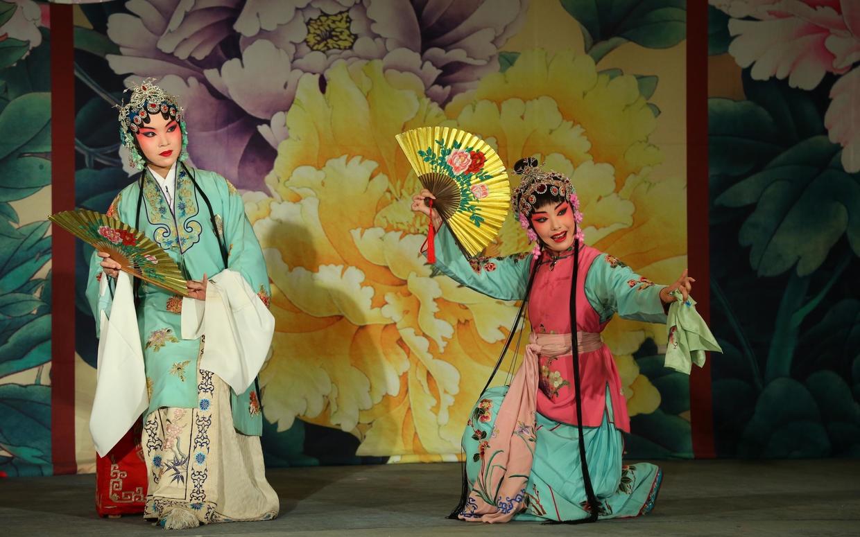 梦境的哀歌，为何频繁梦见父亲离世，以及哭泣的深层含义