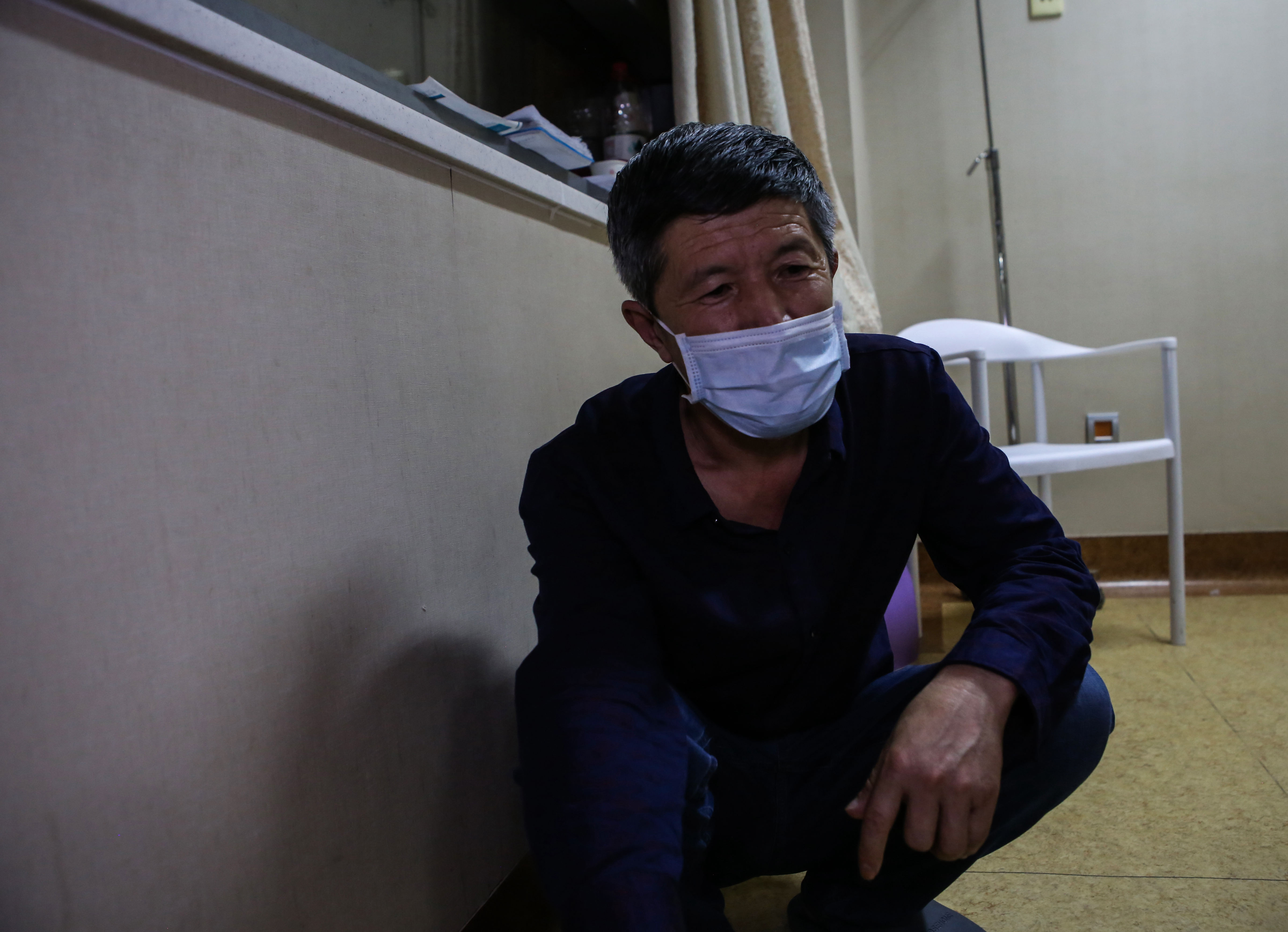 梦见死去的父亲生病，梦境背后的情感与心理解析