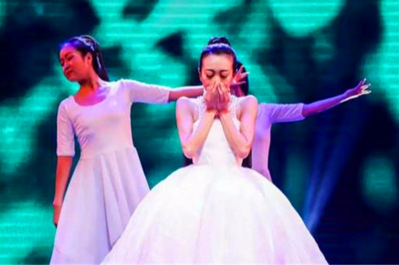 梦见与星光共舞，探索梦境中的明星约会之旅