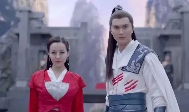 梦境中的奇异之旅，与两条蛇的奇妙互动