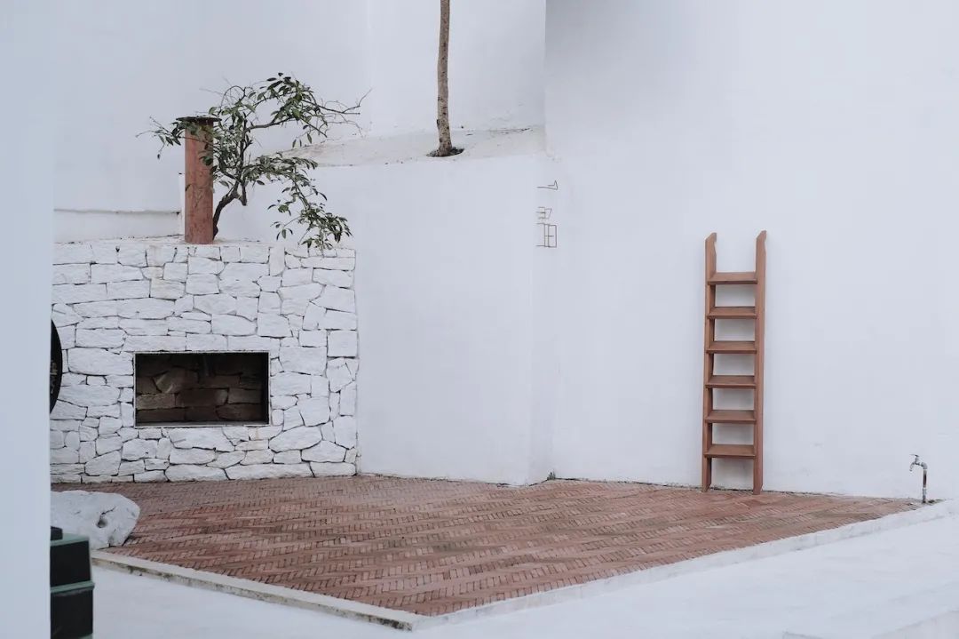 梦境解析，我梦到一个穿白衣服的人是我男朋友