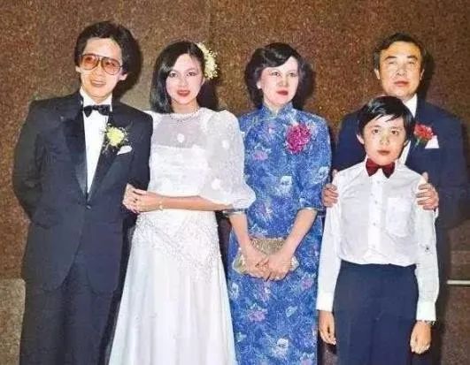 婚礼前夕的迷途，梦境中的追寻与释放