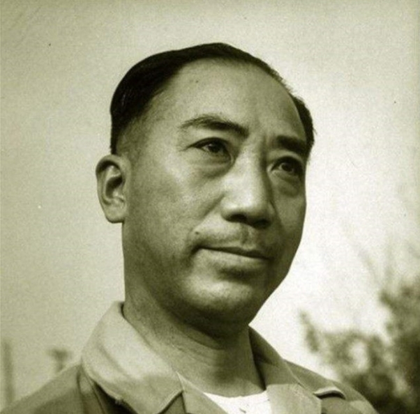 右眼皮跳梦亲人逝，预兆吉凶与心灵解读