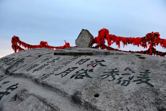 梦境中的笑与泪，解读梦见和被打的人大笑背后的深层含义