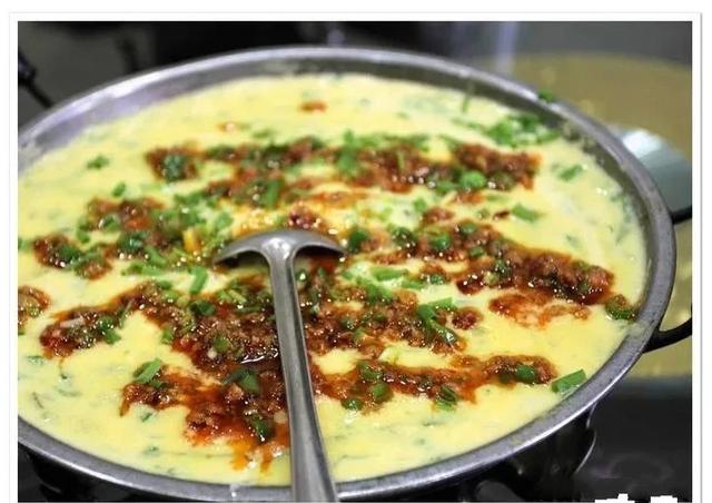 梦见已故的父亲在做饭，梦境背后的情感与象征意义