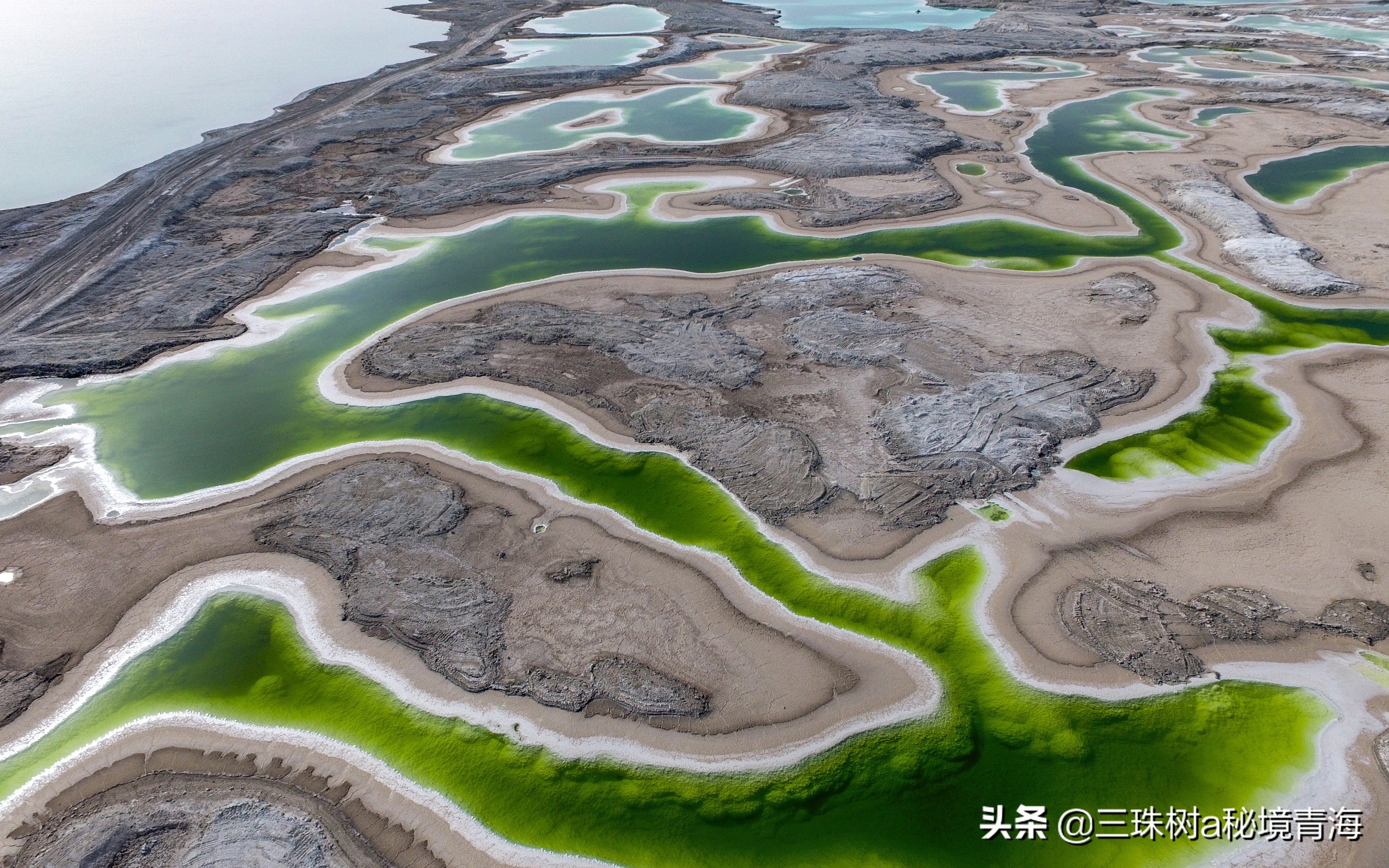 探索梦境奥秘，奇幻光彩的天空与深层心理解析