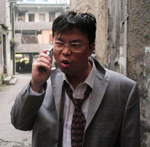 梦境的涟漪，解析梦见前男友说自己离婚并跟了别的女子