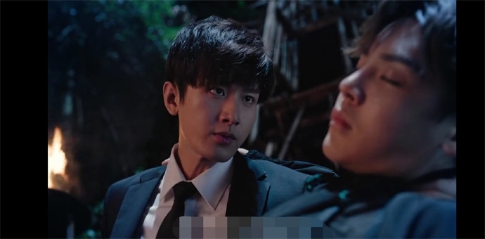 梦境中的双蛇之舞，探索河边被咬的深层含义