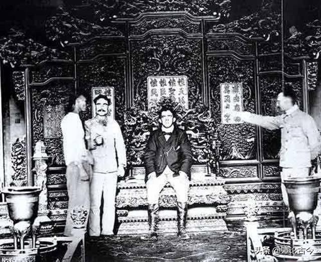 宇宙之梦，追寻与归宿——解析梦中宇宙飘浮与前男友追逐的深层含义