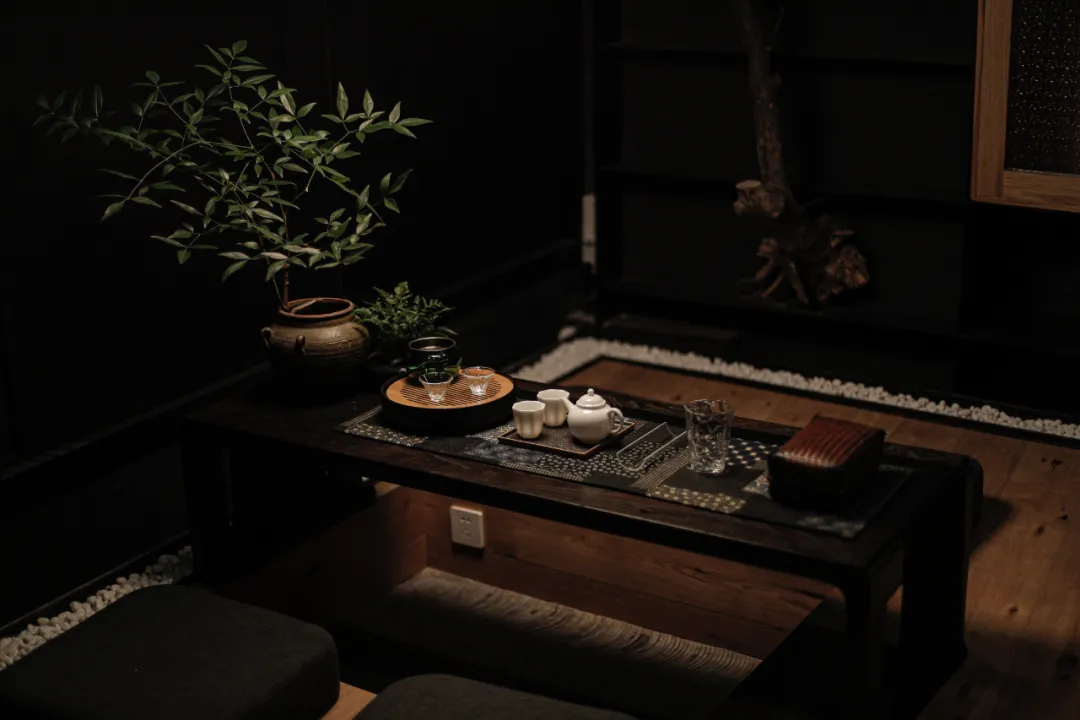 梦境的丰饶，解读梦见自己抓到很多鱼的深层含义