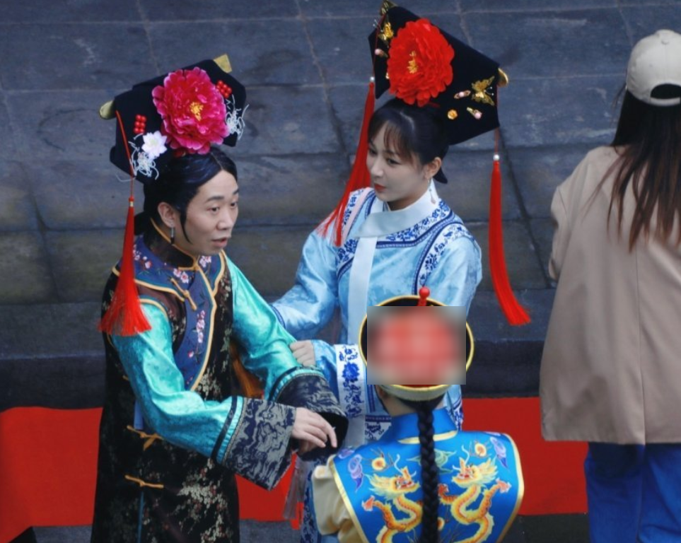 梦回白蛇之境，已婚有子之人的色彩斑斓梦境解析