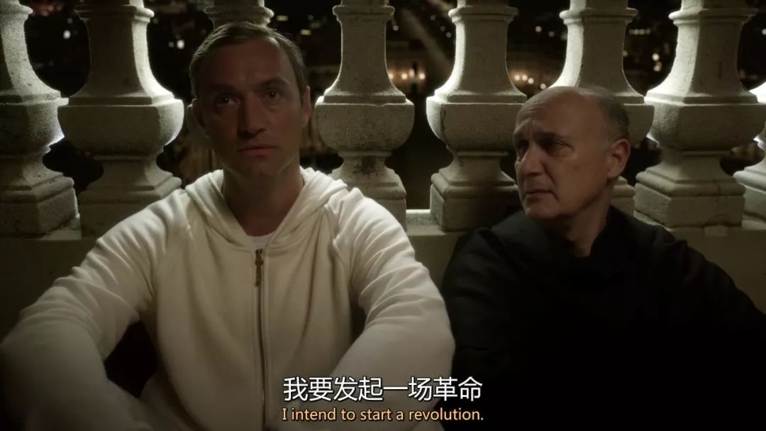 梦境的色彩变换，从红色包包到红衣的深层解析