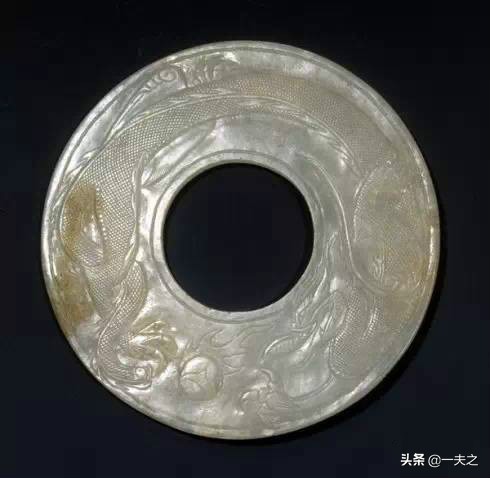 梦境中的瑰宝，我梦见一座象玉一样的小山