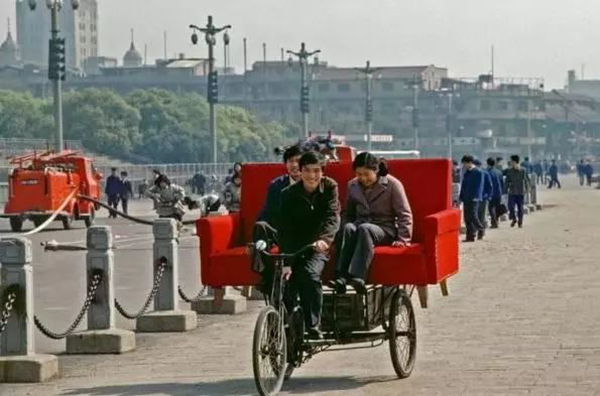 梦到搬家，生活变迁的预兆与心理解析