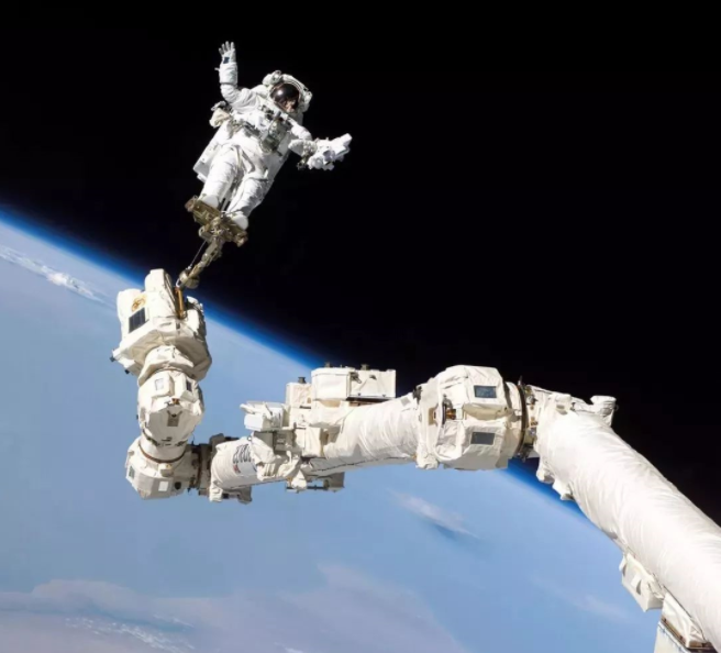 機械臂 AI 訓練系統實驗現場