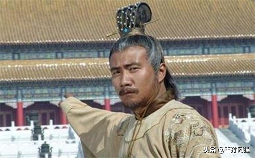 男人梦中斩蛇惊现小蛇，寓意深长的心理解析与启示