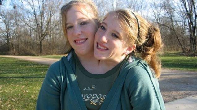 梦境双头，探索梦见自己长了两个脑袋的深层预兆与心理解析