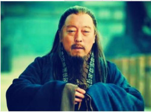 梦见被狗或狼追赶，潜意识中的警示与启示