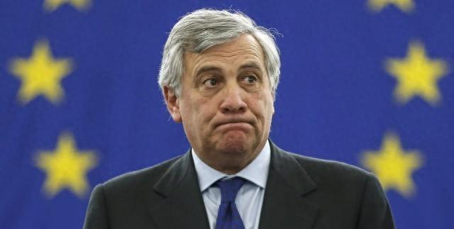 梦中的微妙交织，当她与挚爱同行