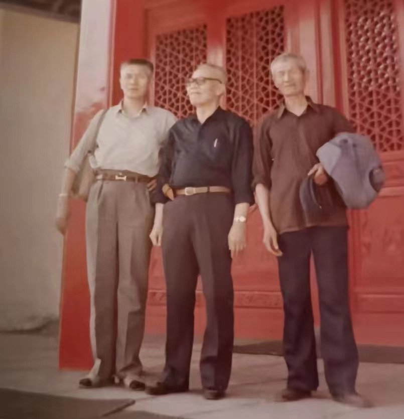 梦境中的重逢，解读梦见去世亲人的深层含义