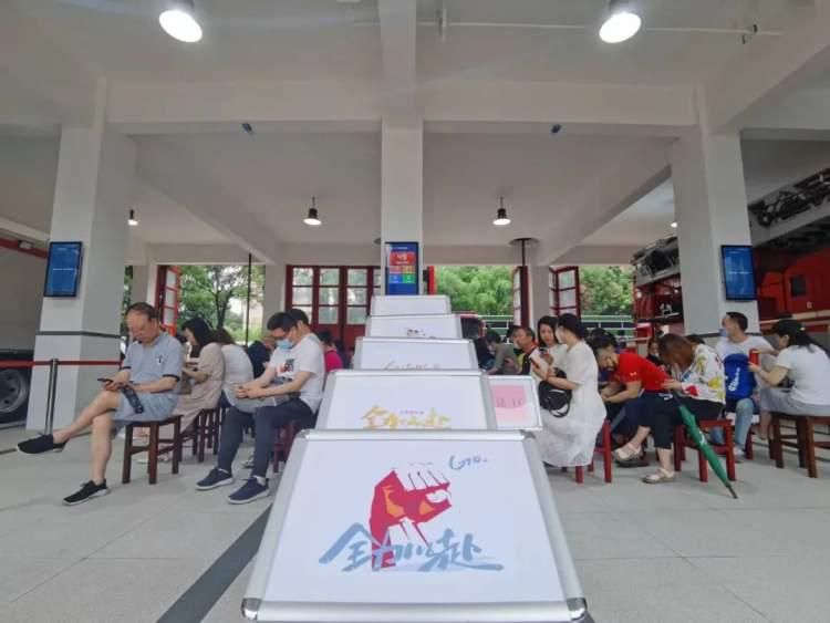 梦境中的温情雨——解析梦到与已故父亲共伞避雨的深层含义