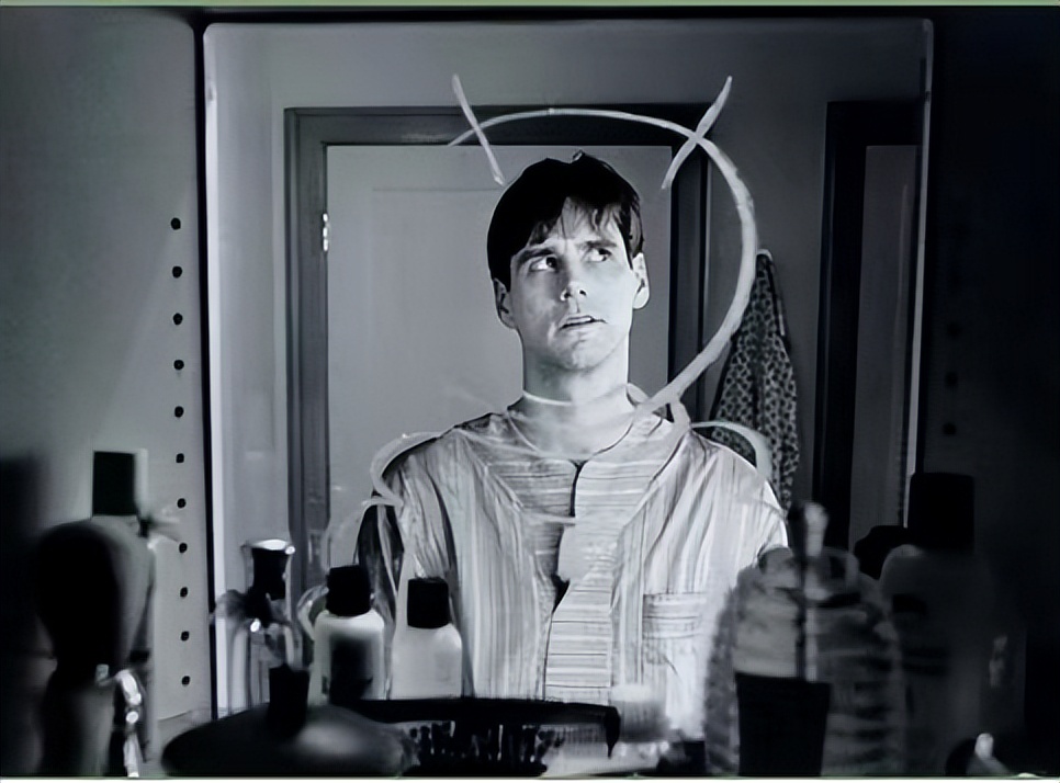 梦之雨，倾盆大雨下的心灵觉醒——解析电闪雷鸣，树木炸裂，房屋受损的梦境意象