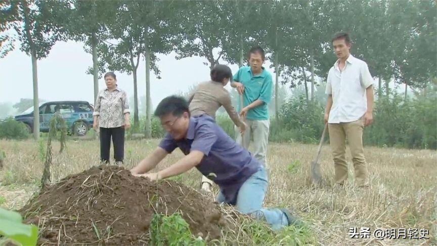 孕妇梦探，家宅地下的秘密——解析孕妇梦见自家地里坟墓中埋有一男孩的梦境寓意