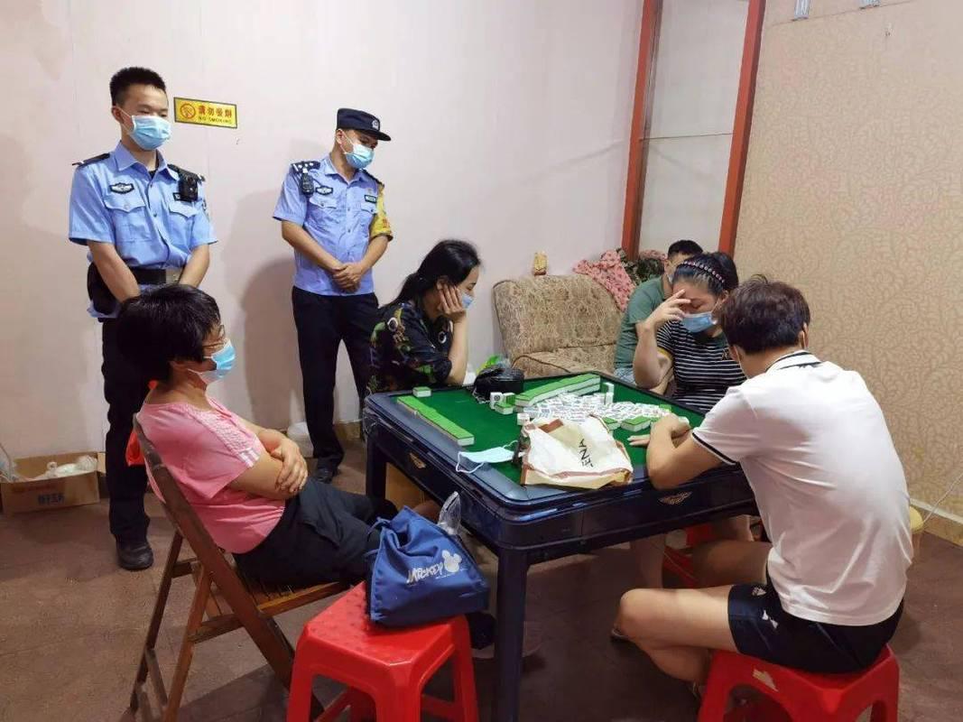梦境中的赌局，梦见多人聚一起赌钱的深层解析