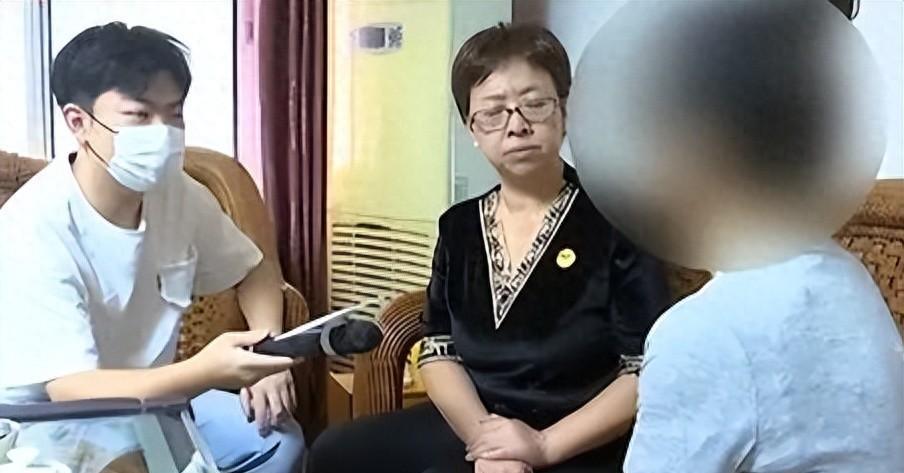 梦见离婚老公哭着打自己电话，梦境背后的情感解析与心理启示