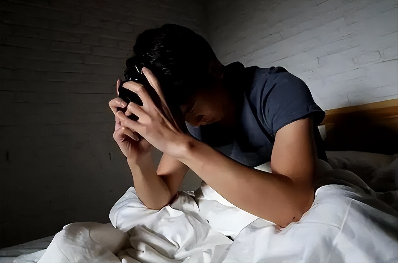 梦境的深意，解析梦见黑色的棺材将要入土的象征意义