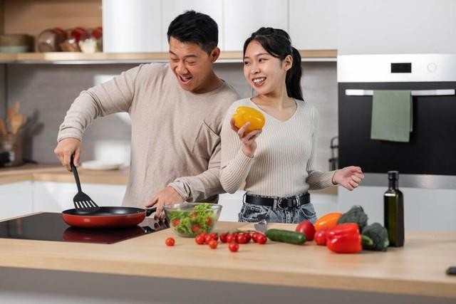 梦见过世的人把你从屋里推出来，探索潜意识的深层信息